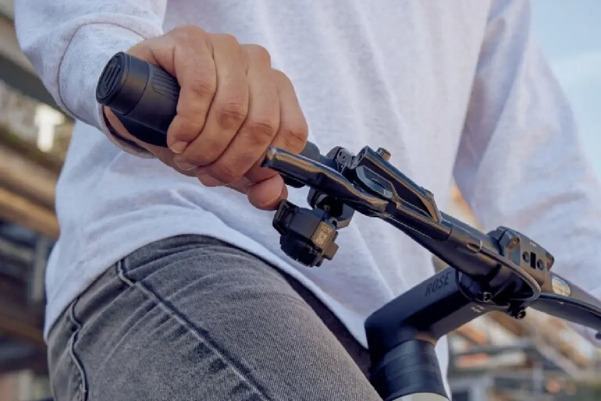 Shimano's Astonishing Q'Auto: The Ultimate Self-Charging, Wireless Automatic Bike Transmission is Finally Here!