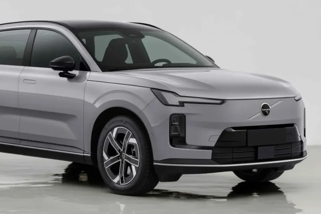 Volvo’s XC70 Comeback: A Heart-Pounding Hybrid SUV Sustainability Green Luxury